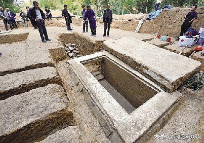 南宋丞相墓出土重1500斤古棺，价值2亿元人民币，揭开一千年传言