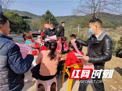 郴州苏仙区扶贫干部奋战在基层抗疫第一线