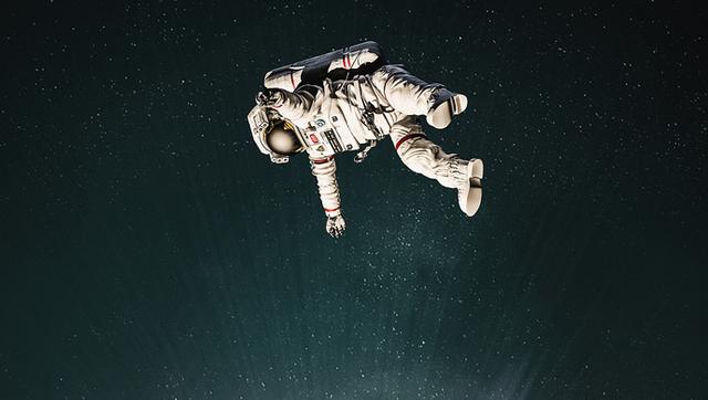 疯狂的想法！一旦空间站发生危险，宇航员是否能选择跳伞逃生？