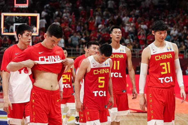 中国男篮首秀时间确定！对手内讧、3人退赛！字母哥也不打了