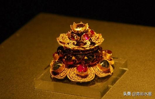 30岁男子墓发现5300多件文物，光宝石就700多颗，惊动珠宝界