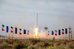 伊朗首枚军事卫星升空