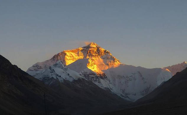 珠穆朗玛峰最接近太阳，为什么气温却极其寒冷？今天算明白了